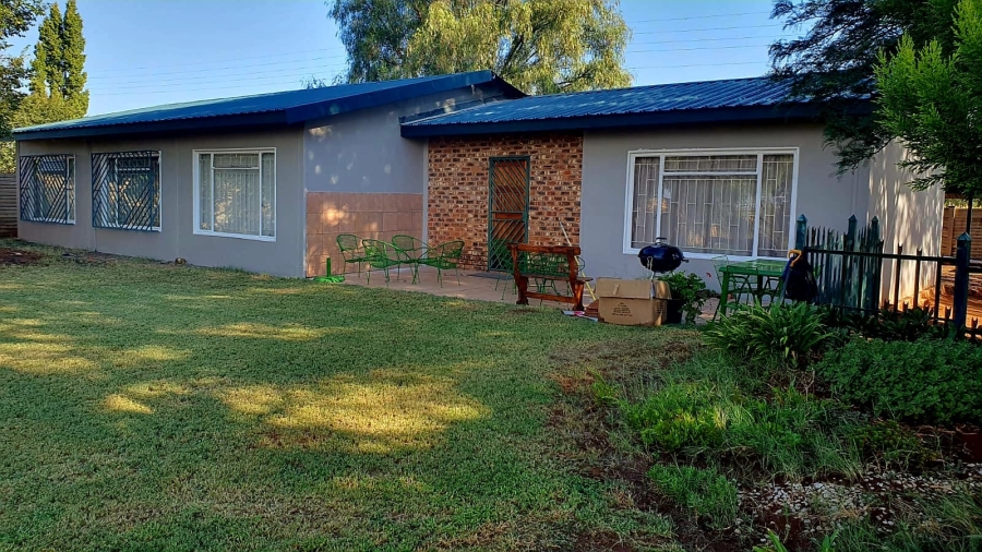 4 Bedroom Property for Sale in Bloemfontein Rural Free State